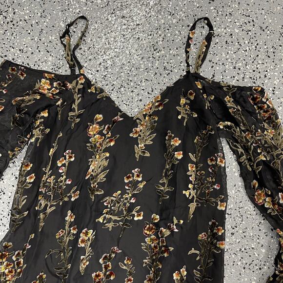 Love Sam Cold Shoulder Floral Top Blouse Size Small Black - Picture 3 of 6